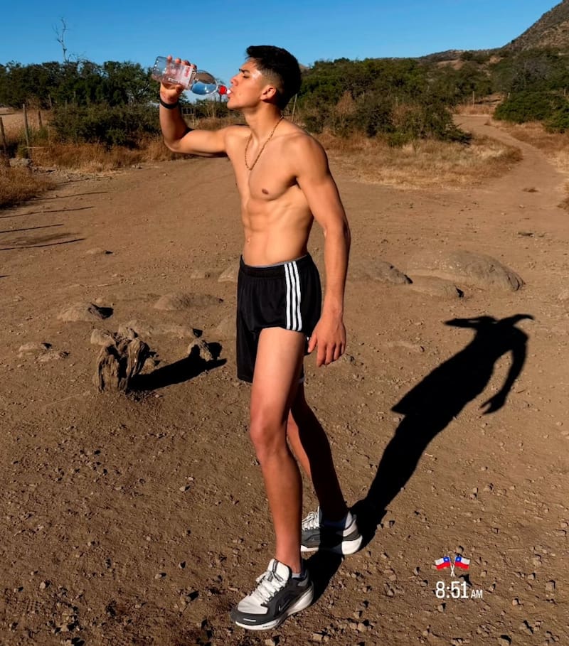 Sigue entrenando fuerte mientras espera donde jugar en 2026. Foto: Instagram Damián Pizarro.