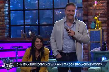 Karla Rubilar y Christian Pino improvisaron un romántico karaoke en "Sigamos de largo"