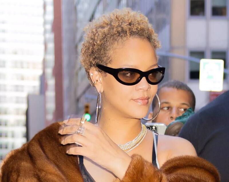 Rihanna mostró impactante cambio de look.
