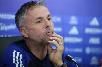 Fue cortado por Gustavo Álvarez en Huachipato y rompe el silencio: “Me dijo que era una decisión del club”