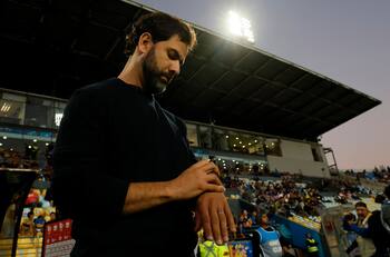 No daba para más: Everton habría puesto fin al ciclo de Gustavo Leal como DT Ruletero