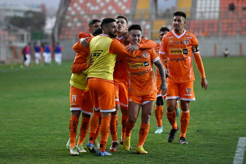 Los Loínos derrotaron a Deportes La Serena y dejaron al rojo vivo la Primera B.