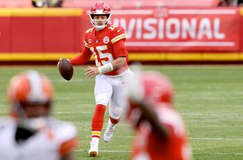 ¿Podrán los Chiefs contar con Patrick Mahomes frente a Bills?