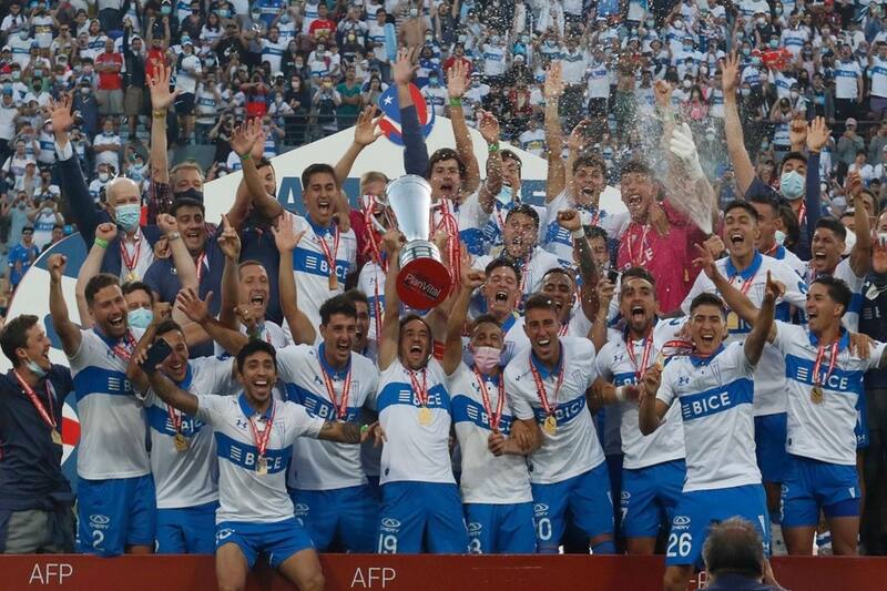 Se consagró campeón del fútbol chileno en el 2021 tras despedir a Gustavo Poyet