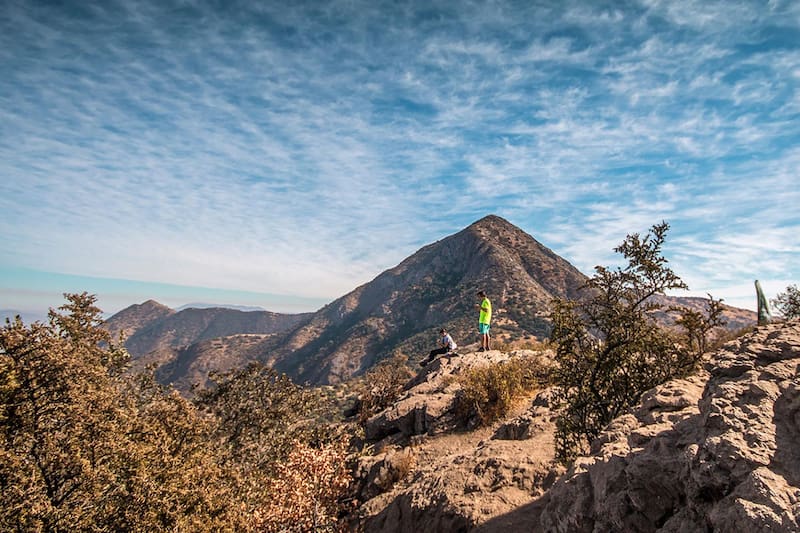 Este recinto natural se ubica en Vitacura, con su entrada más popular en la zona de Vía Roja. Foto: Outlife.