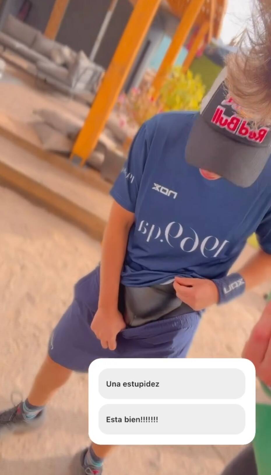 El protector que utiliza Karol Lucero para protegerse de los pelotazos en el pádel. Créditos: Instagram.