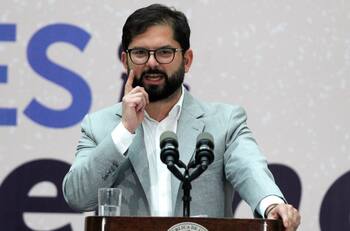 Presidente Boric fue elegido entre las 50 personas más influyentes de 2022 según Bloomberg