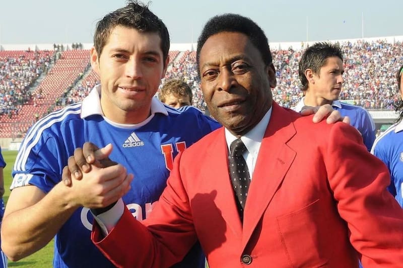 La recordada foto del Pepe junto al Rey Pelé. Foto: @pepe13rojas en Instagram.