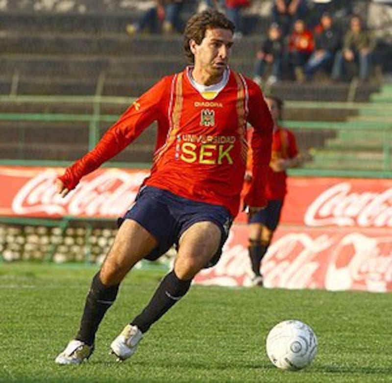 Con la camiseta de Unión Española.