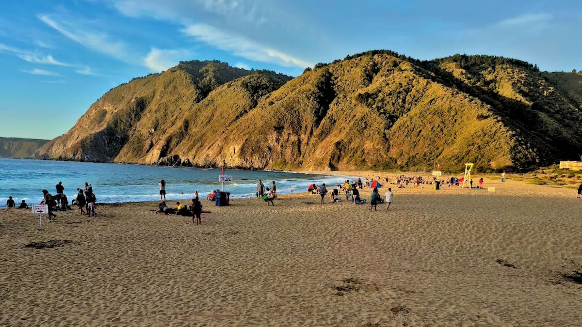 Tres maravillosas playas escondidas del Litoral Central que puedes visitar en el día para una desconexión total