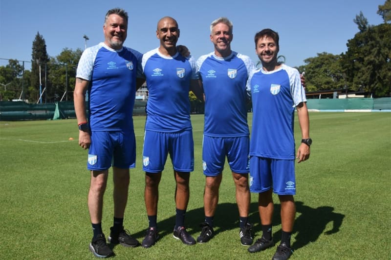 El ex PF de Deportes Iquique actualmente trabaja en el cuerpo técnico de Lucas Pusineri en Atlético Tucumán. (Foto: @ATOficial)