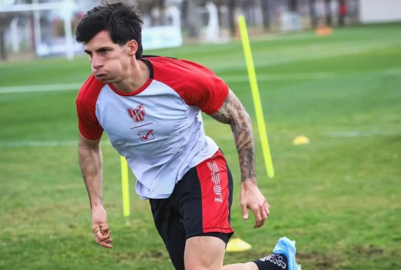 es el nuevo refuerzo del cuadro granate. Foto: Instagram de Francis Mac Allister.