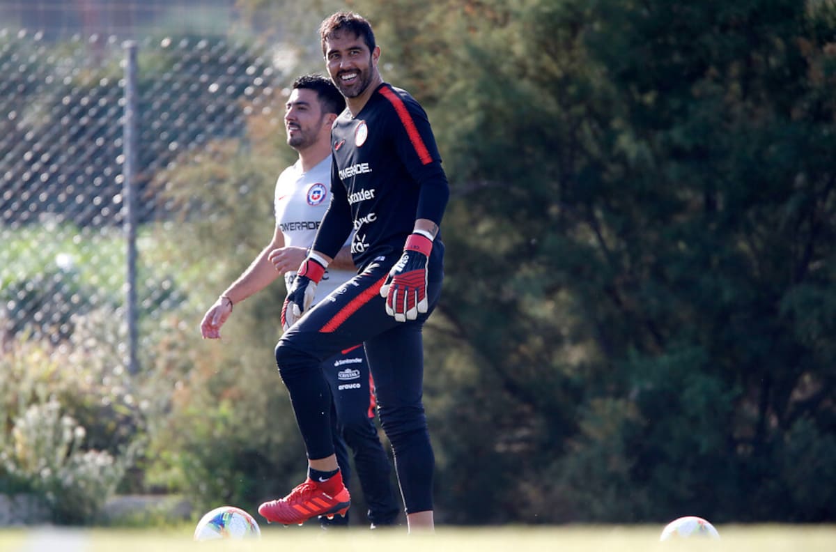 Claudio Bravo felicitó al youtuber Germán Garmendia por nueva marca