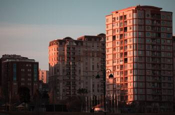 Ahora es más barato: departamentos de la RM disminuyeron sus precios entre 2023 y 2024 hasta un 10%
