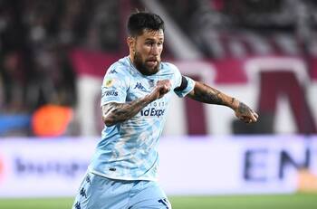 Competencia para la UC: equipo argentino está interesado en fichar a Jonathan Gómez