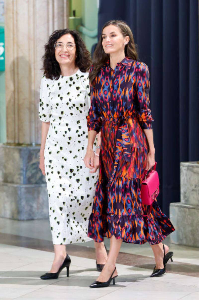 La esposa del rey Felipe deslumbró con su estilismo en la entrega de los Premios Medalla de Oro Cruz Roja.