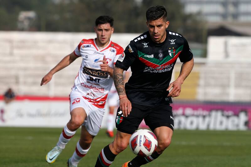 David Tati jugando por Deportes Copiapó.