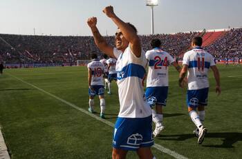 "Fue lindo volver...": El mensaje que la UC dejó en el camarín del Estadio Nacional tras golear a la U