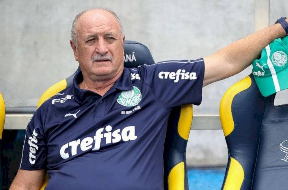 El formado en Colo Colo que podría ser parte del staff de Luiz Felipe Scolari