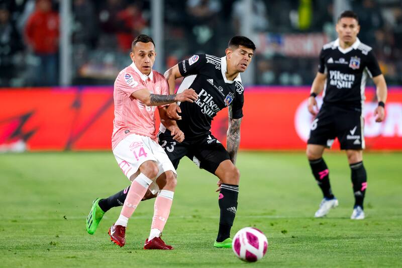 jugando por Universidad Católica ante Colo Colo (Foto: Aton)