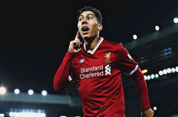 Liverpool se hizo fuerte en casa y derrotó al Leicester para quedar puntero de la Premier League