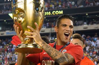 Mark González y el pecualiar diálogo con Eduardo Vargas en la final de la Copa América Centenario