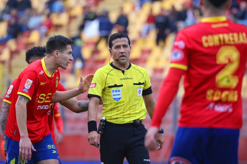 árbitro del Unión Española vs Iquique. Foto: Aton.