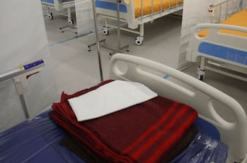 Efecto pandemia: Hospital Sotero del Río tiene 100% de ocupación de camas críticas