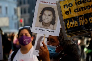 Marcha por Día de la Eliminación de la Violencia contra la Mujer se desarrolló en Santiago
