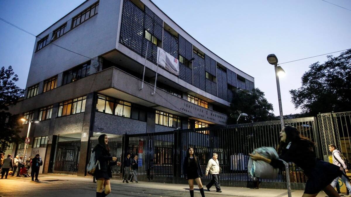 Será mixto: desde este lunes el Instituto Nacional comienza proceso de matrículas para alumnas