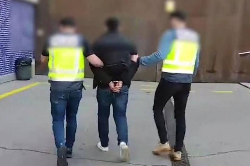 quedó detenido hasta ser extraditado. Créditos: Policía Nacional de España.
