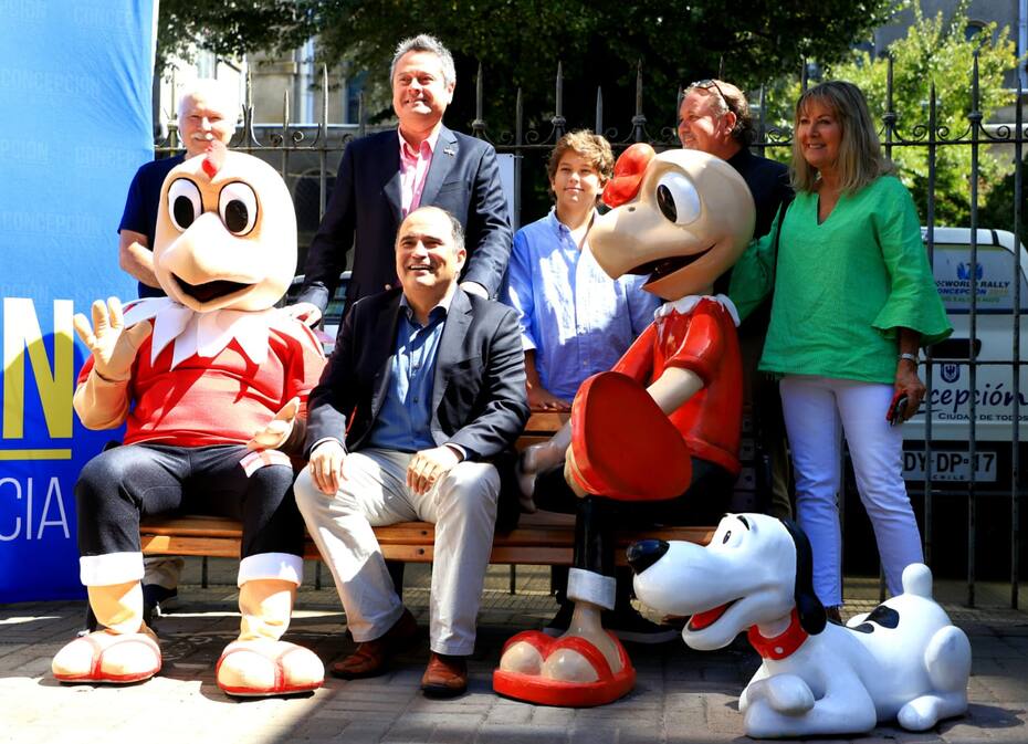 Momento de la inauguración de la figura de Condorito en Concepción. Fue hace menos de dos semanas. Créditos: @Muni_Concepcion