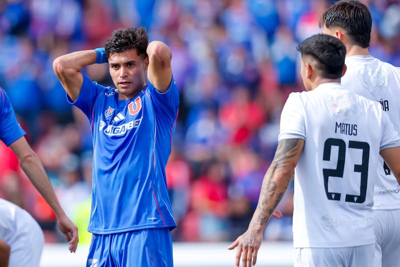 Se aleja del título.