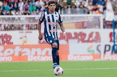 Esteban Pavez queda en suspenso a dos semanas del Superclásico
