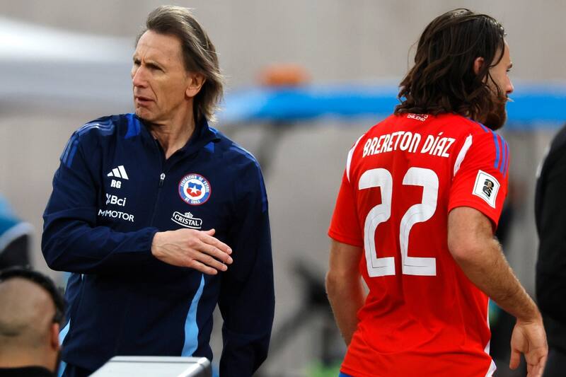 y Ben Brereton en el partido de La Roja ante Bolivia.