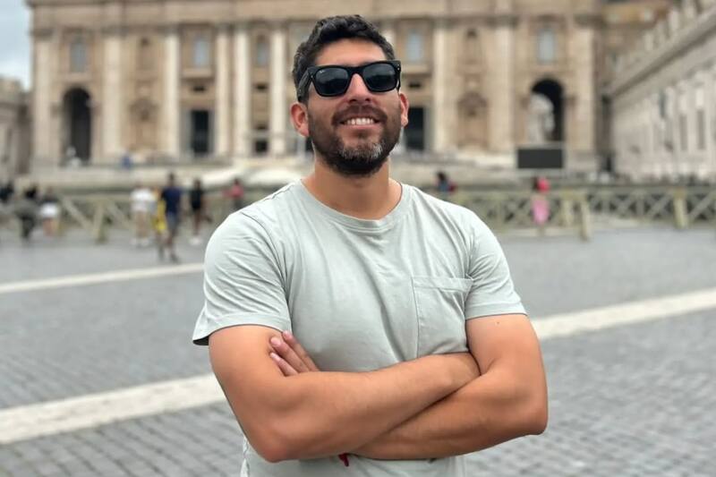 sale de Chilevisión para formar parte de un nuevo programa. Créditos: @ignacioesteban_oliva.