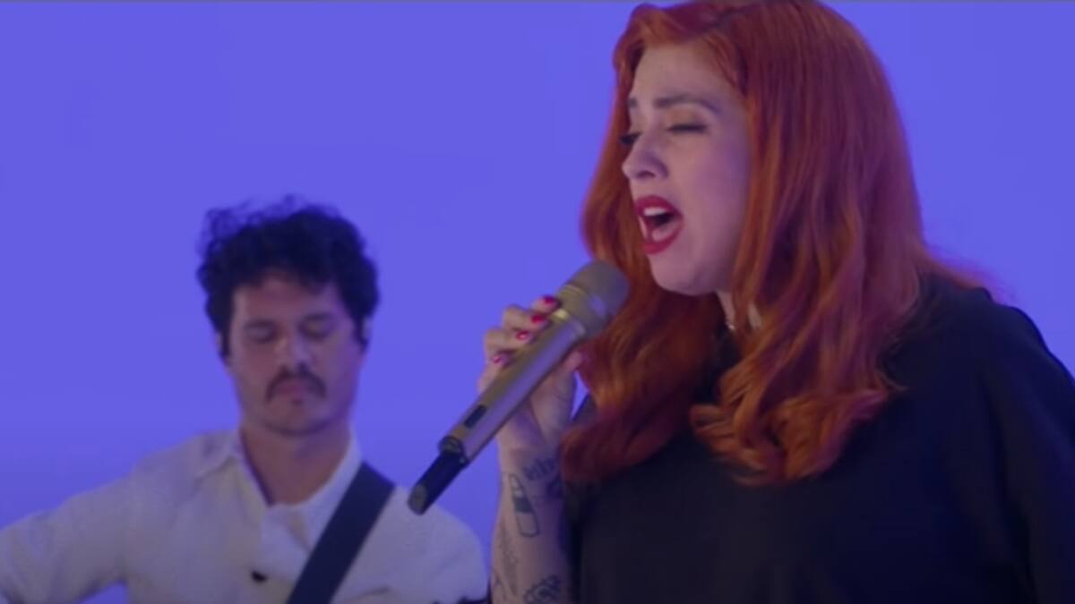 Mon Laferte sigue celebrando: Su disco "Seis" fue nombrado uno de los mejores del año por New York Times