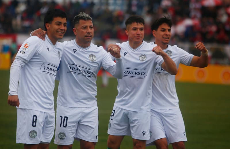 Los Tantos vencieron por 1-0 a Curicó Unido en el Estadio Municipal de Molina.