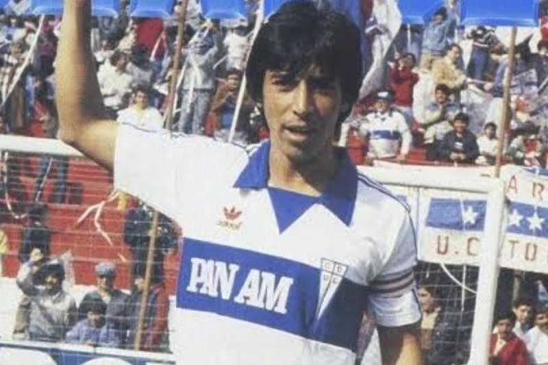 El delantero fue el máximo goleador de Primera División con Universidad Católica en 1987.