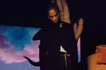 "Detén la música, hay gente muriendo": Fans reaccionaron en vivo a tragedia del Astroworld en redes sociales de Travis Scott