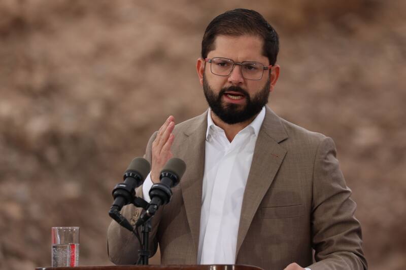 fue acusado por una mujer de presunta difusión de imágenes íntimas explícitas.