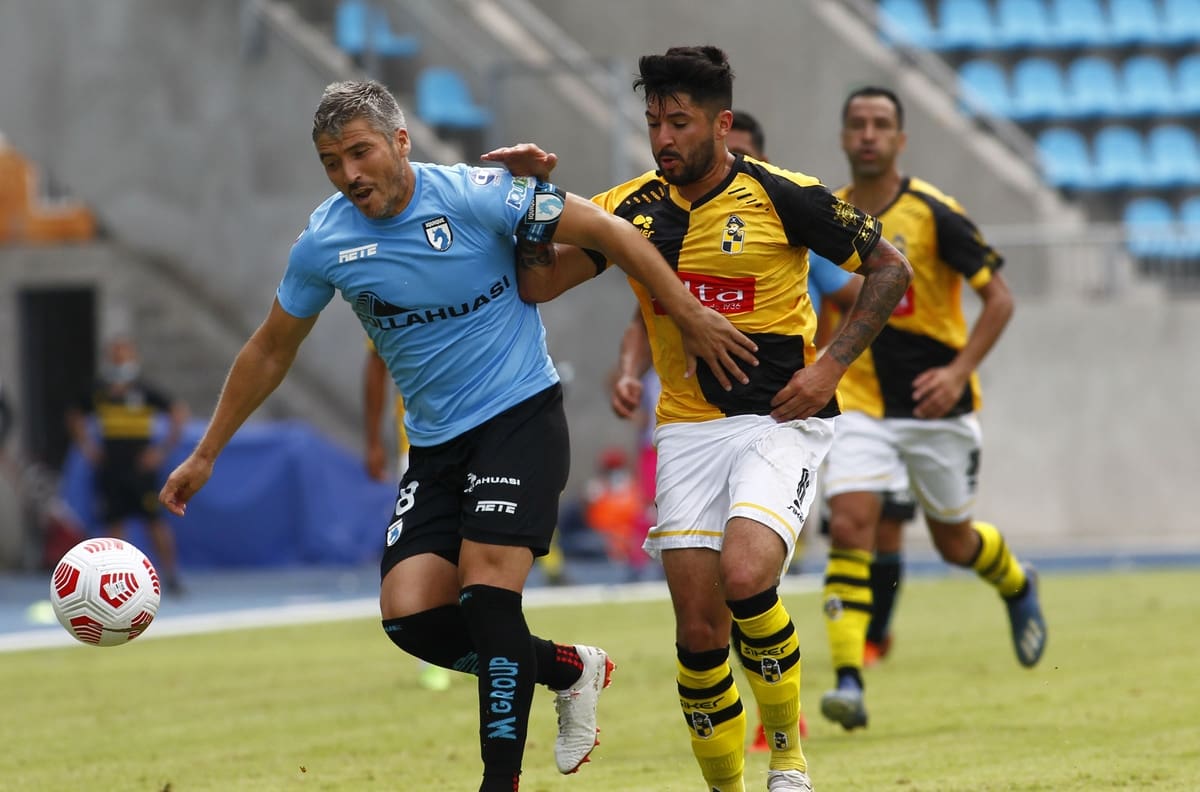 Sigue la polémica: Deportes Iquique desmintió los dichos de Mauricio Zenteno por su no renovación de contrato