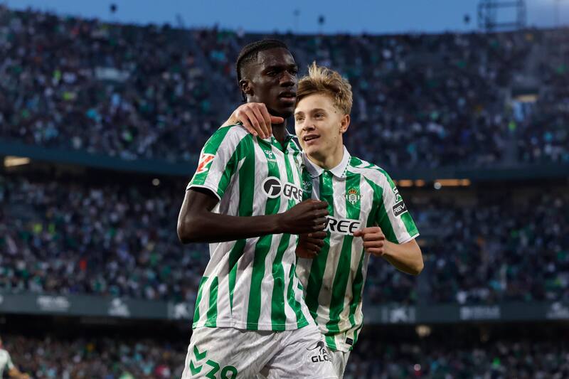 El Betis le empató al Barcelona al minuto 90+4 con gol de Assane Diao. Foto: EFE/ Julio Muñoz