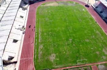 Cuento de nunca acabar: Las malas condiciones de un estadio del fútbol chileno