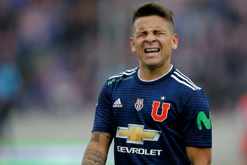 El jugador de Universidad de Chile Yeferson Soteldo se lamenta tras desperdiciar una ocasion de gol contra Union La Calera. Foto: Aton.