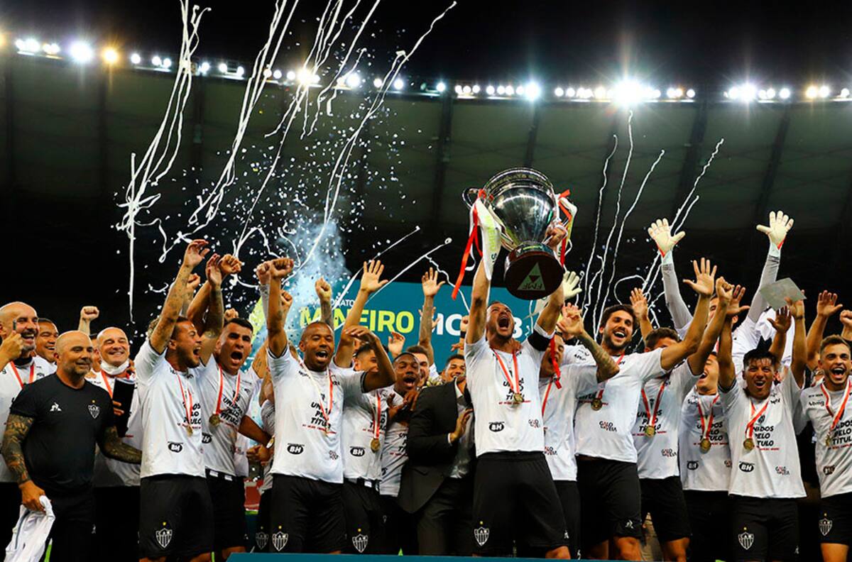 La fiesta del Atletico Mineiro de Sampaoli tras coronarse campeón del Campeonato Mineiro