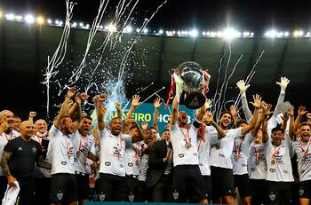 La fiesta del Atletico Mineiro de Sampaoli tras coronarse campeón del Campeonato Mineiro