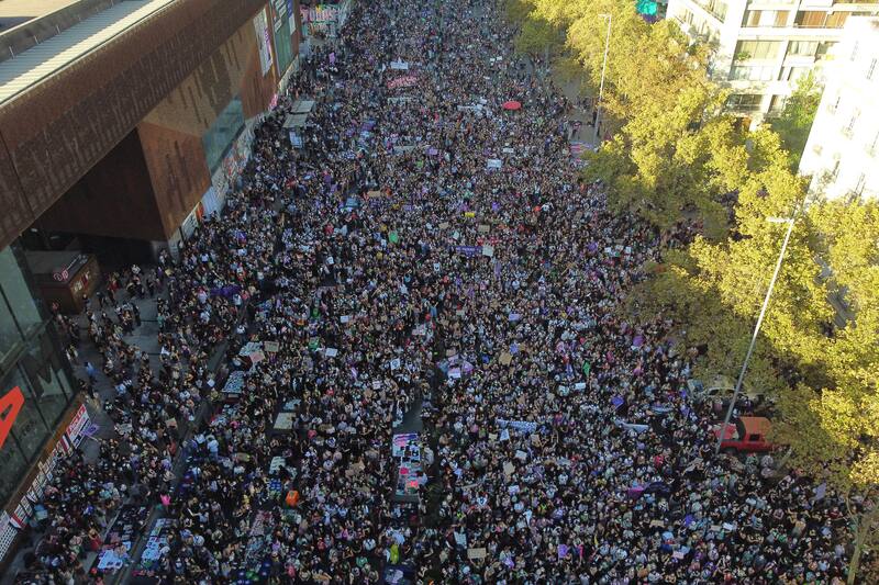 ¿Qué se conmemora este 8M? Créditos: ATON.