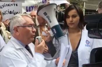 VIDEO: así protestaban juntos el ministro Paris y Siches por salud digna en 2016