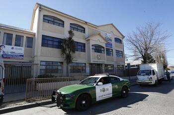Estudiante amenazó a sus compañeros con una pistola en Maipú: Le sacó el arma a su padre
